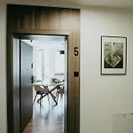 Castle Lakes - Aparthotel Legnica