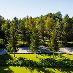 Aparthotel Castle Lakes - 3*