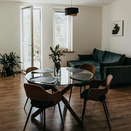 Апарт-отель Castle Lakes -