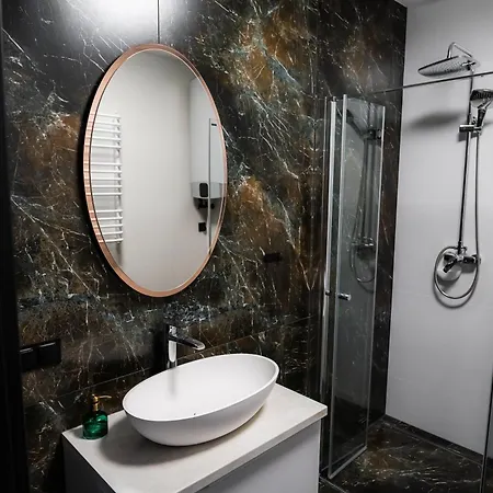 Aparthotel Castle Lakes -