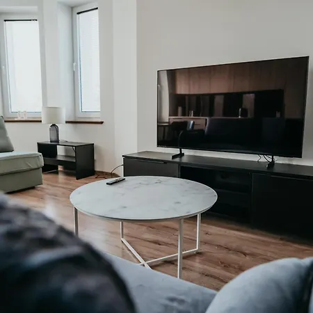 Castle Lakes - Апарт-отель Легница