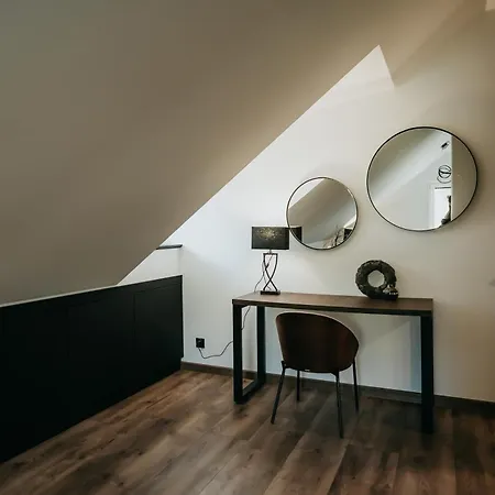 Hotel apartamentowy Castle Lakes - Legnica