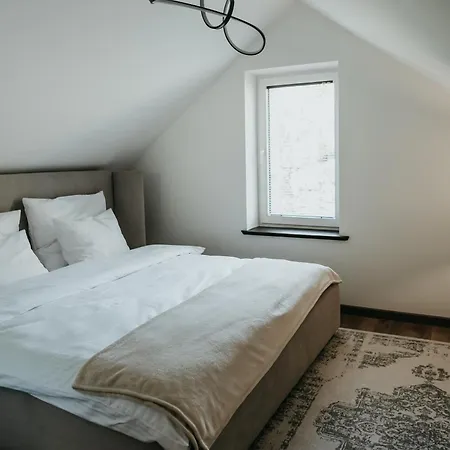 Aparthotel Castle Lakes -