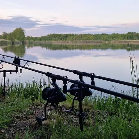 Castle Lakes - 3*