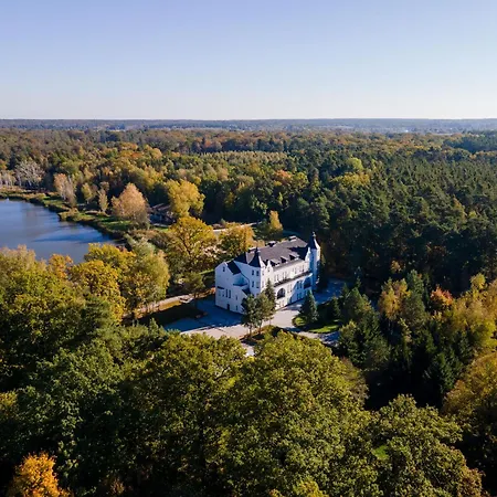 Hotel apartamentowy Castle Lakes -