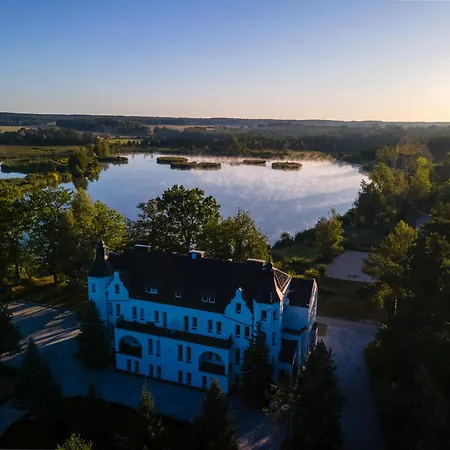 Castle Lakes - 3*
