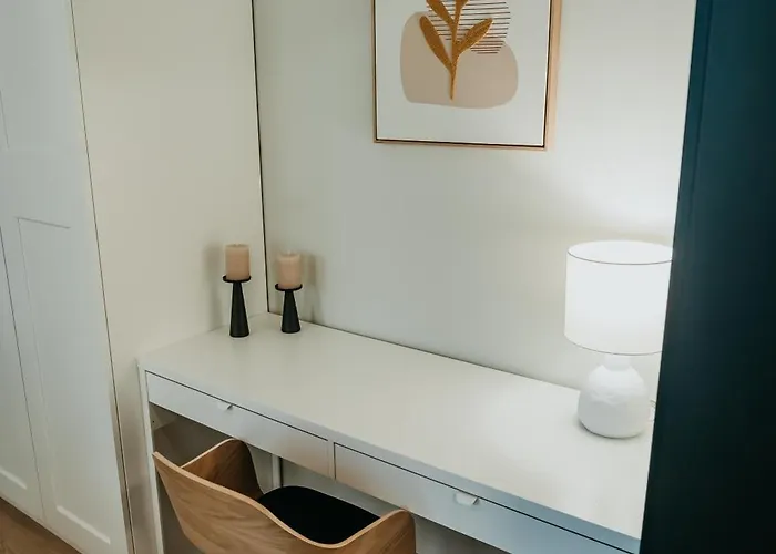 Castle Lakes - Aparthotel Legnica