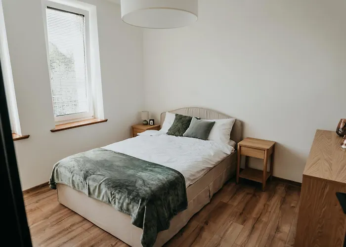 Castle Lakes - Aparthotel Legnica