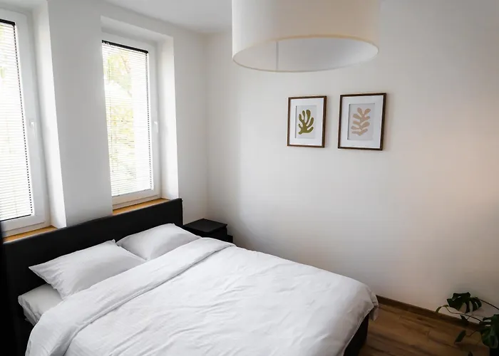 Castle Lakes - Aparthotel Legnica