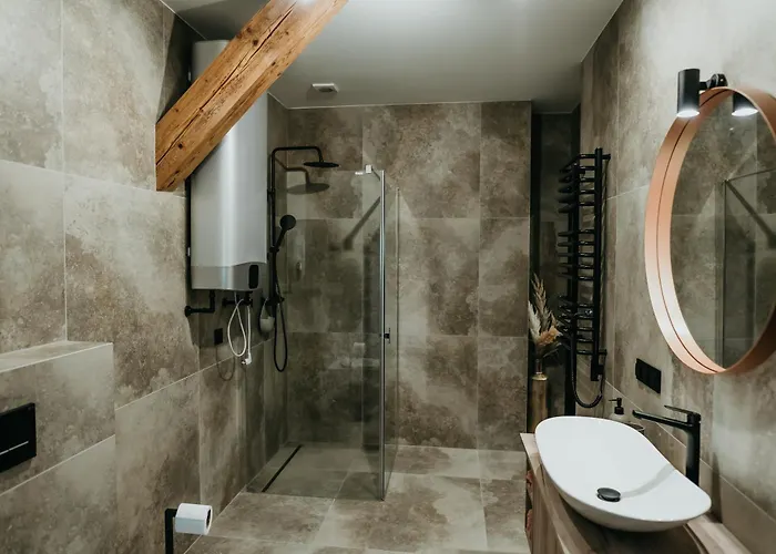 Castle Lakes - Aparthotel Legnica